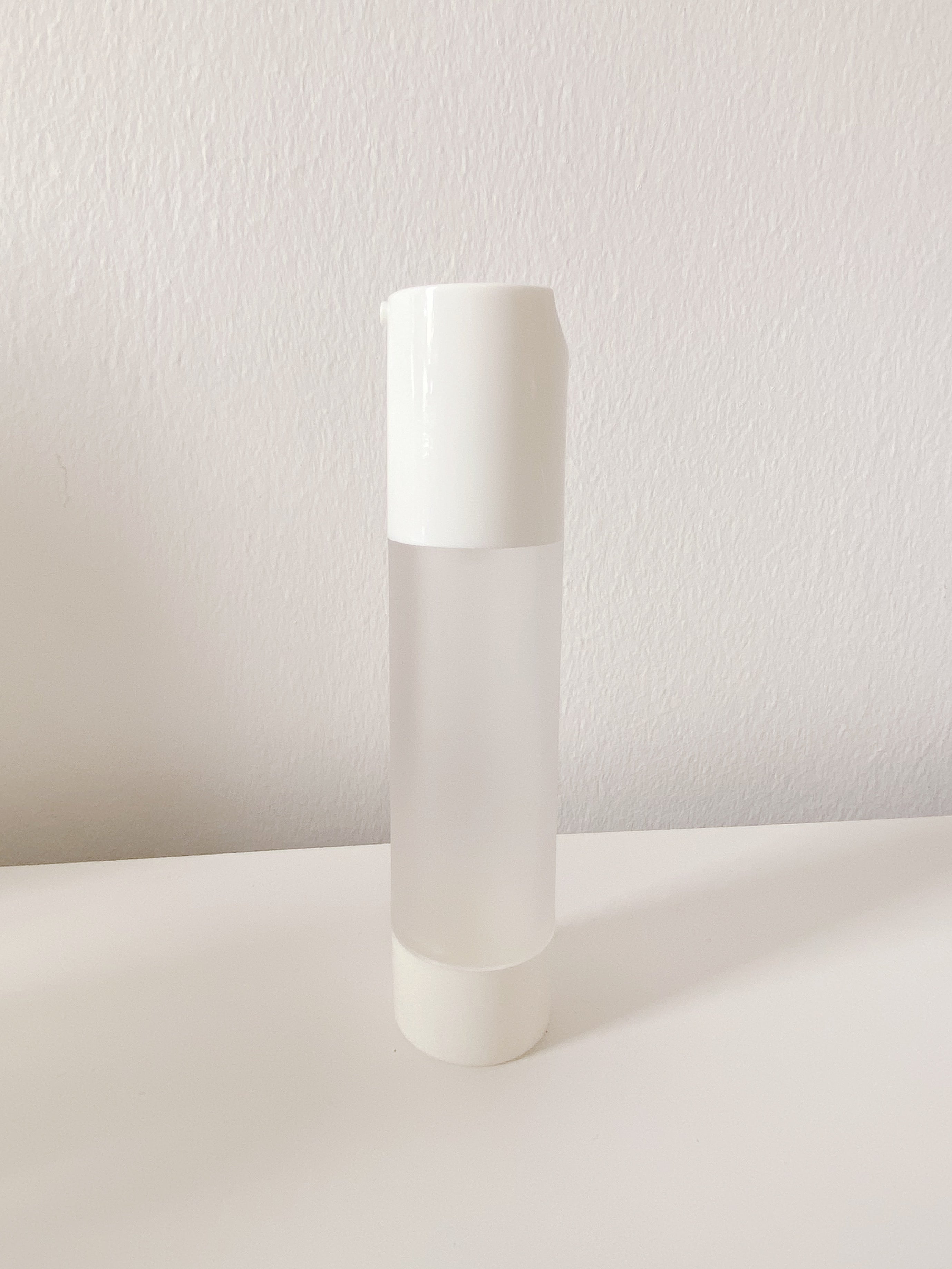 refillable frosted airless pump bottle - WANT Skincare